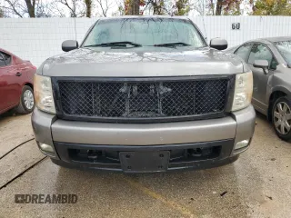 2007 Chevrolet Silverado 1500 LTZ with VIN 2GCEK13M471530197, listed as a Copart auction lot 72961043 with 210,164 mi miles and Salvage Title. Bid and sale history available at carsss.com. Image 5.