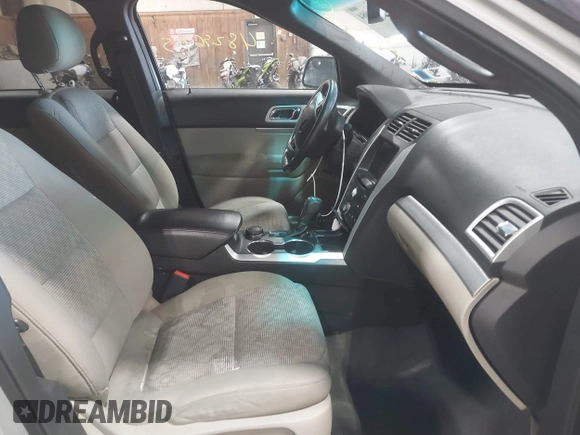 2015 Ford Explorer XLT z VIN 1FM5K8D81FGA50433, wystawiony jako IAAI lot #41846084 z przebiegiem 149 156 mil mil oraz . Historia ofert i sprzedaży dostępna na DreamBid. Obrazek 5.