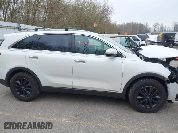 2016 Kia Sorento LX z VIN 5XYPGDA56GG094546, wystawiony jako IAAI lot #42104445 z przebiegiem 153 278 mil mil oraz . Historia ofert i sprzedaży dostępna na DreamBid. Obrazek 14.
