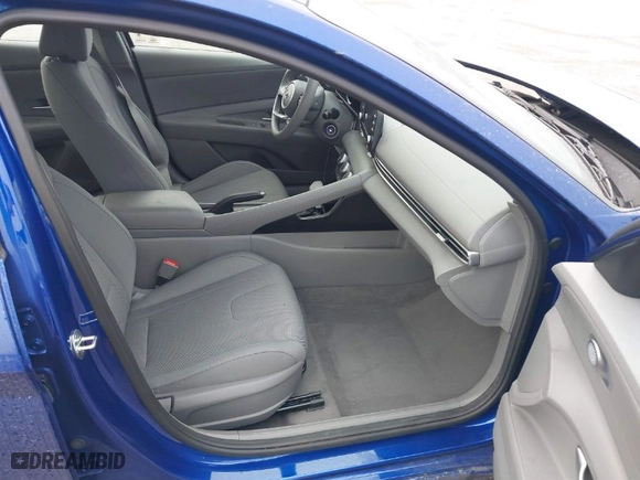 2022 Hyundai Elantra SE with VIN 5NPLL4AG4NH062521, listed as a IAAI auction lot 40909633 with 26,362 mi miles. Bid and sale history available at carsss.com. Image 5.