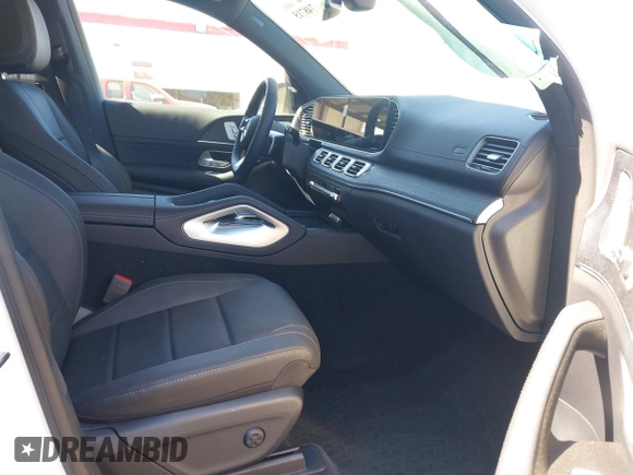 2025 Mercedes-Benz GLS 450 with VIN 4JGFF5KE5SB338205, listed as a IAAI auction lot 41748715 with 3,796 mi miles and . Bid and sale history available at DreamBid. Image 5.