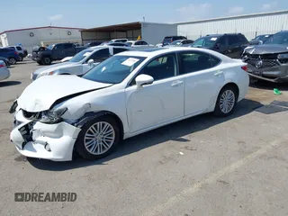 2014 Lexus ES 330 z VIN JTHBK1GG6E2113795, wystawiony jako IAAI lot #42207580 z przebiegiem 128 540 mil mil oraz . Historia ofert i sprzedaży dostępna na DreamBid. Obrazek 2.