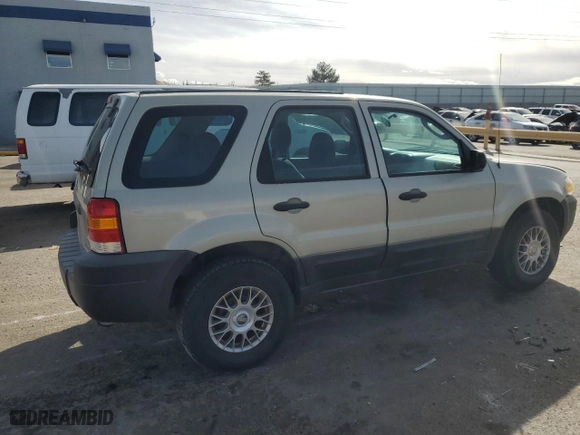 2005 Ford Escape XLS Value with VIN 1FMYU92ZX5KA93124, listed as a Copart auction lot 45337585 with 218,826 mi miles and Salvage Title. Bid and sale history available at carsss.com. Image 3.