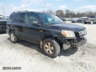 2008 Honda Pilot VP with VIN 5FNYF28288B028838, listed as a IAAI auction lot 41787258 with 142,957 mi miles. Bid and sale history available at carsss.com. Image 1.