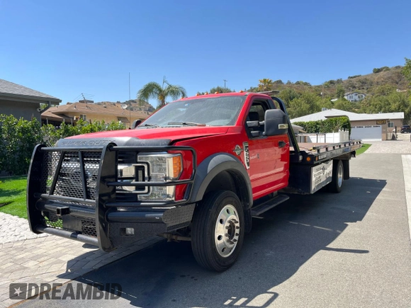 2019 Ford F-550 XL z VIN 1FDUF5GTXKED16424, wystawiony jako Copart lot #58211125 z przebiegiem 200 684 mil mil oraz Szkody całkowita. Historia ofert i sprzedaży dostępna na DreamBid. Obrazek 2.