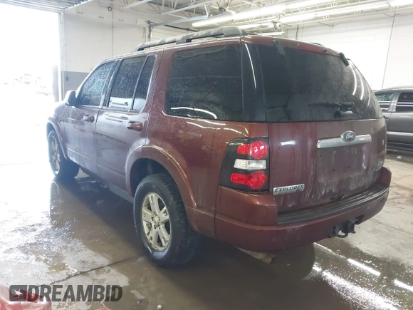 2010 Ford Explorer z VIN 1FMEU7D89AUB13941, wystawiony jako IAAI lot #41651307 z przebiegiem 201 322 mil mil oraz . Historia ofert i sprzedaży dostępna na DreamBid. Obrazek 3.