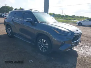 2022 Toyota Highlander XLE z VIN 5TDGZRAH5NS554538, wystawiony jako IAAI lot #42037850 z przebiegiem 43 274 mil mil oraz . Historia ofert i sprzedaży dostępna na DreamBid. Obrazek 1.
