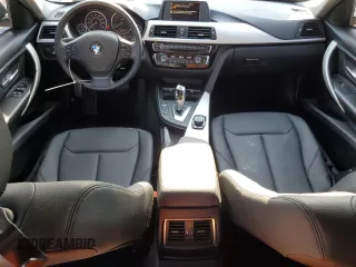 2017 BMW 3 Series 320i z VIN WBA8E1G51HNU13536, wystawiony jako Copart lot #56776245 z przebiegiem 78 809 mil mil oraz Szkoda całkowita • Salvage title. Historia ofert i sprzedaży dostępna na DreamBid. Obrazek 8.