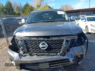 2019 Nissan Armada SL z VIN JN8AY2ND9KX009685, wystawiony jako IAAI lot #40892639 z przebiegiem 121 304 mil mil oraz . Historia ofert i sprzedaży dostępna na DreamBid. Obrazek 13.