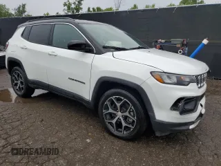 2024 Jeep Compass Limited with VIN 3C4NJDCN1RT145212, listed as a Copart auction lot 61824575 with 34,222 mi miles and Clean title. Bid and sale history available at DreamBid. Image 4.