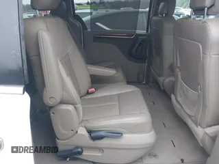 2016 Chrysler Town & Country Limited Platinum with VIN 2C4RC1GG7GR128503, listed as a IAAI auction lot 41551051 with 52,091 mi miles. Bid and sale history available at carsss.com. Image 8.