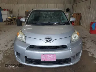 2008 Scion xD z VIN JTKKU10408J000648, wystawiony jako Copart lot #56915325 z przebiegiem 211 280 mil mil oraz Szkody całkowita. Historia ofert i sprzedaży dostępna na DreamBid. Obrazek 5.