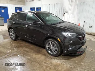 2021 Buick Encore GX Essence z VIN KL4MMGSL8MB138024, wystawiony jako Copart lot #48234935 z przebiegiem 48 960 mil mil oraz Szkoda całkowita • Salvage title. Historia ofert i sprzedaży dostępna na DreamBid. Obrazek 4.