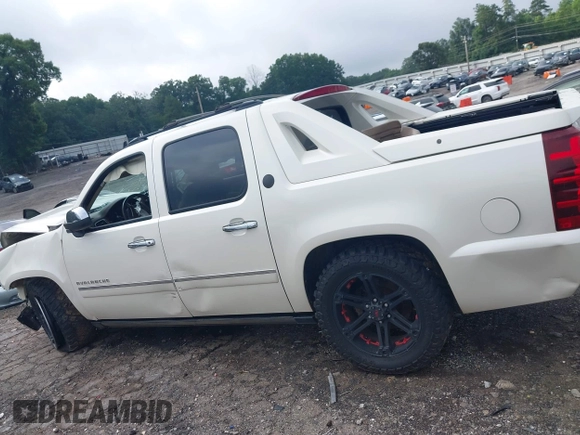 2013 Chevrolet Avalanche LTZ with VIN 3GNMCGE01DG280823, listed as a IAAI auction lot 42523302 with 193,255 mi miles and . Bid and sale history available at DreamBid. Image 14.