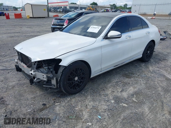 2016 Mercedes-Benz C 300 z VIN 55SWF4JB3GU163946, wystawiony jako IAAI lot #42364271 z przebiegiem 135 157 mil mil oraz . Historia ofert i sprzedaży dostępna na DreamBid. Obrazek 18.