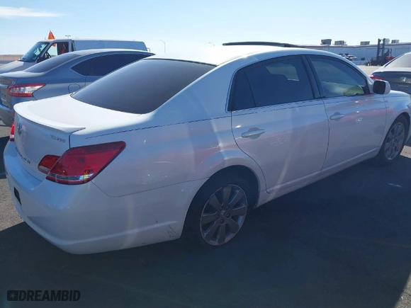 2005 Toyota Avalon XL with VIN 4T1BK36B85U022370, listed as a IAAI auction lot 41645970 with NaN miles. Bid and sale history available at carsss.com. Image 12.