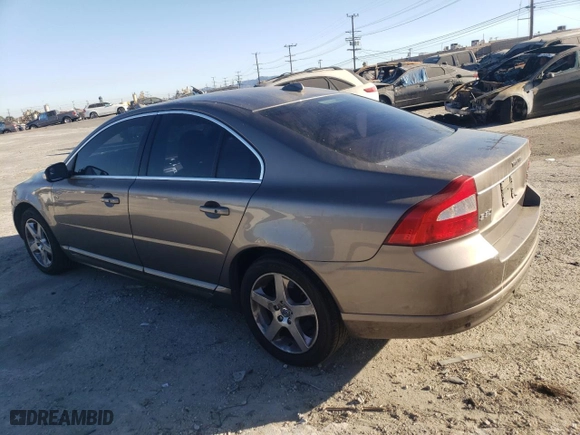 2007 Volvo S80 I6 with VIN YV1AS982671038842, listed as a Copart auction lot 77124004 with 203,204 mi miles and Salvage Title. Bid and sale history available at carsss.com. Image 2.