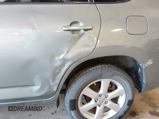 2007 Toyota RAV4 Limited with VIN JTMZD31V975061545, listed as a IAAI auction lot 41710996 with 196,998 mi miles. Bid and sale history available at carsss.com. Image 22.