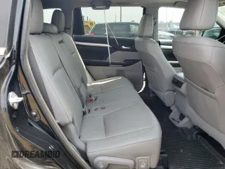2017 Toyota Highlander XLE with VIN 5TDJZRFH5HS378559, listed as a Copart auction lot 60284395 with 121,915 mi miles and Clean title. Bid and sale history available at DreamBid. Image 10.