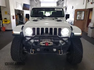 2020 Jeep Gladiator Rubicon with VIN 1C6JJTBG8LL121687, listed as a Copart auction lot 66404935 with 52,884 mi miles and Clean title. Bid and sale history available at DreamBid. Image 5.
