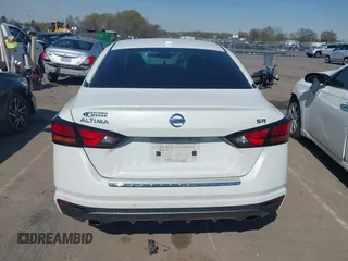 2022 Nissan Altima SR with VIN 1N4BL4CV6NN404337, listed as a IAAI auction lot 41856649 with 52,903 mi miles and . Bid and sale history available at DreamBid. Image 17.