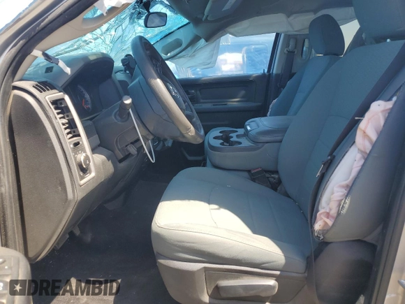 2017 Ram 1500 Express z VIN 3C6RR7KT2HG796827, wystawiony jako Copart lot #56476325 z przebiegiem 138 544 mil mil oraz Szkoda całkowita • Salvage title. Historia ofert i sprzedaży dostępna na DreamBid. Obrazek 7.
