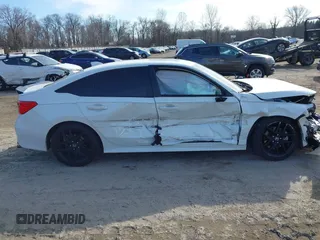 2024 Honda Civic Si z VIN 2HGFE1E5XRH474084, wystawiony jako IAAI lot #41465798 z przebiegiem 14 141 mil mil oraz . Historia ofert i sprzedaży dostępna na DreamBid. Obrazek 13.