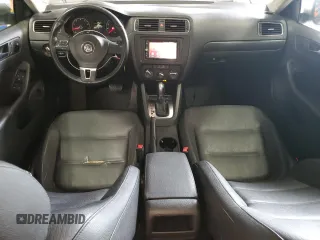 2011 Volkswagen Jetta SE z VIN 3VWDZ7AJ0BM338079, wystawiony jako Copart lot #58900585 z przebiegiem 165 055 mil mil oraz Nie do naprawy • Non repairable. Historia ofert i sprzedaży dostępna na DreamBid. Obrazek 8.
