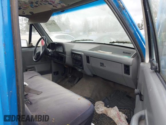 1988 Ford F-150 with VIN 2FTDF15Y4JCA68039, listed as a IAAI auction lot 41714172 with 8,856 mi miles. Bid and sale history available at carsss.com. Image 5.