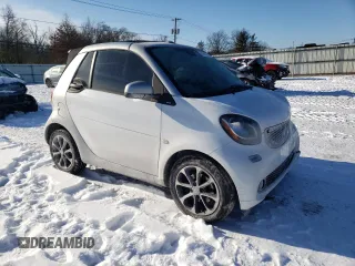 2017 Smart fortwo Passion with VIN WMEFK5DA6HK153469, listed as a Copart auction lot 41960805 with 34,089 mi miles and Salvage title. Bid and sale history available at DreamBid. Image 4.
