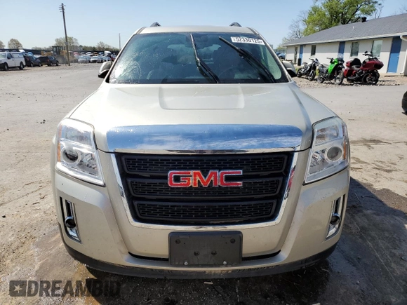 2015 GMC Terrain SLT z VIN 2GKALSEKXF6308668, wystawiony jako Copart lot #52330125 z przebiegiem 67 156 mil mil oraz Szkoda całkowita • Salvage title. Historia ofert i sprzedaży dostępna na DreamBid. Obrazek 5.