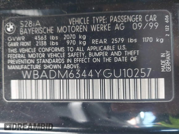 2000 BMW 5 Series 528iA with VIN WBADM6344YGU10257, listed as a IAAI auction lot 41773733 with 231,028 mi miles. Bid and sale history available at carsss.com. Image 9.