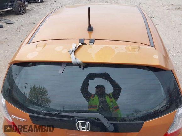 2009 Honda Fit Sport with VIN JHMGE88449S003666, listed as a IAAI auction lot 42088515 with 1 mi miles. Bid and sale history available at carsss.com. Image 14.