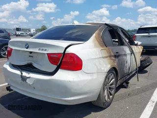 2011 BMW 3 Series 328i xDrive z VIN WBAPK5C56BA656503, wystawiony jako IAAI lot #42512351 z przebiegiem Nie podano mil oraz . Historia ofert i sprzedaży dostępna na DreamBid. Obrazek 4.