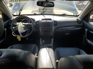 2013 Kia Sorento EX с VIN 5XYKUDA22DG365462, выставлен на аукционе Copart как лот 56941515 с пробегом 177 440 миль миль и Списание • Salvage title. История ставок и продаж доступна на DreamBid. Изображение 8.