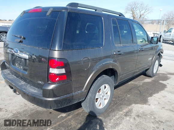 2008 Ford Explorer XLT with VIN 1FMEU73E88UB29534, listed as a IAAI auction lot 41775911 with 120,440 mi miles. Bid and sale history available at carsss.com. Image 4.