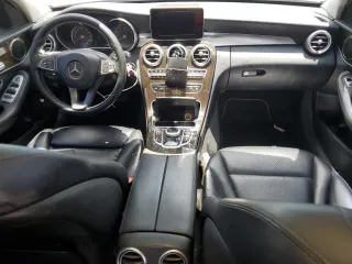 2018 Mercedes-Benz C 300 z VIN WDDWF4KB8JR346072, wystawiony jako Copart lot #59077565 z przebiegiem 88 995 mil mil oraz Nie do naprawy • Non repairable. Historia ofert i sprzedaży dostępna na DreamBid. Obrazek 8.