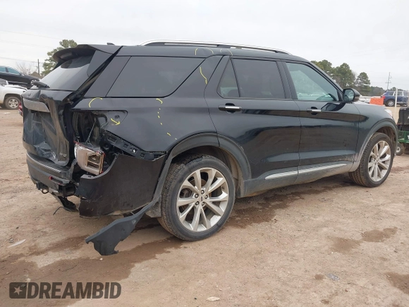2022 Ford Explorer Platinum with VIN 1FM5K8HC5NGA35754, listed as a IAAI auction lot 41334528 with 65,772 mi miles. Bid and sale history available at carsss.com. Image 4.