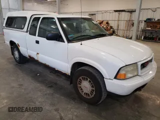 2001 GMC Sonoma SLS w/1SH Pkg with VIN 1GTDT19W118189153, listed as a Copart auction lot 74802054 with 142,961 mi miles and Non Repairable. Bid and sale history available at carsss.com. Image 4.