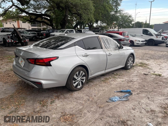 2020 Nissan Altima S with VIN 1N4BL4BVXLC199373, listed as a IAAI auction lot 42218125 with 56,477 mi miles and . Bid and sale history available at DreamBid. Image 4.