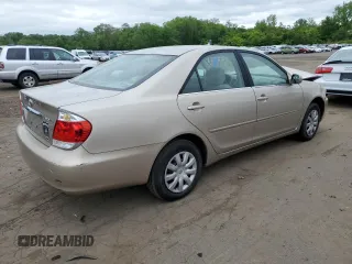 2005 Toyota Camry STD z VIN 4T1BE32K75U522999, wystawiony jako Copart lot #59615405 z przebiegiem Nie podano mil oraz Nie do naprawy • Non repairable. Historia ofert i sprzedaży dostępna na DreamBid. Obrazek 3.