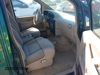 1995 Ford Aerostar z VIN 1FMDA31UXSZA09686, wystawiony jako IAAI lot #42014562 z przebiegiem 122 567 mil mil oraz . Historia ofert i sprzedaży dostępna na DreamBid. Obrazek 5.