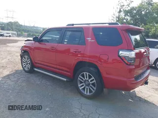 2022 Toyota 4Runner TRD Sport with VIN JTESU5JR2N6013405, listed as a IAAI auction lot 42611930 with 31,895 mi miles and . Bid and sale history available at DreamBid. Image 3.