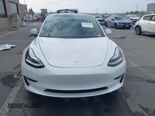 2020 Tesla Model 3 Performance z VIN 5YJ3E1EC9LF641242, wystawiony jako IAAI lot #42380146 z przebiegiem Nie podano mil oraz . Historia ofert i sprzedaży dostępna na DreamBid. Obrazek 13.