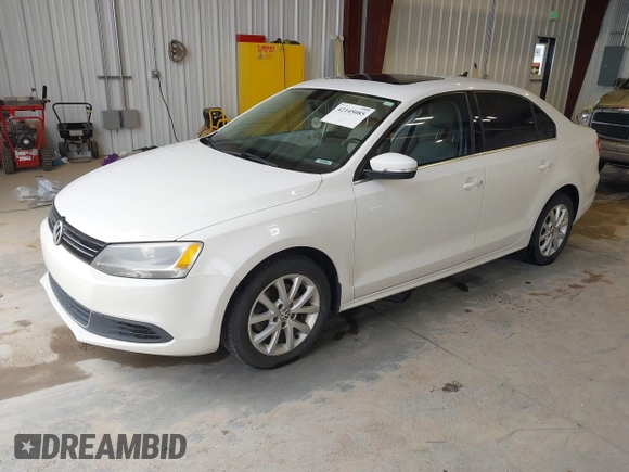 2013 Volkswagen Jetta SE with VIN 3VWDP7AJ0DM439860, listed as a IAAI auction lot 42145085 with 96,247 mi miles and . Bid and sale history available at DreamBid. Image 2.