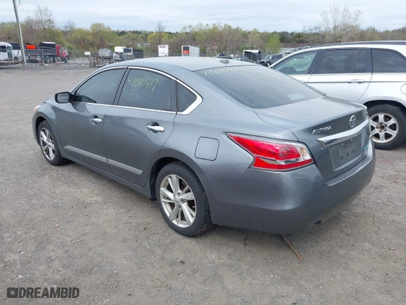 2014 Nissan Altima 2.5 SV with VIN 1N4AL3AP3EC426902, listed as a IAAI auction lot 42010417 with 200,050 mi miles. Bid and sale history available at carsss.com. Image 3.