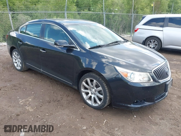 2013 Buick LaCrosse Touring z VIN 1G4GJ5E32DF324710, wystawiony jako IAAI lot #42561005 z przebiegiem 104 881 mil mil oraz . Historia ofert i sprzedaży dostępna na DreamBid. Obrazek 1.