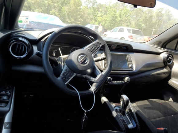 2020 Nissan Kicks SV with VIN 3N1CP5CV6LL537950, listed as a Copart auction lot 56415235 with 66,685 mi miles and Salvage title. Bid and sale history available at DreamBid. Image 8.