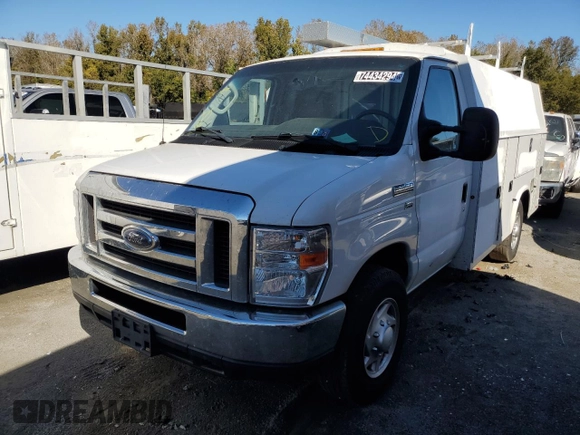 2017 Ford E-Series Commercial z VIN 1FDWE3F64HDC74455, wystawiony jako Copart lot #74434294 z przebiegiem 204 816 mil mil oraz Tytuł czysty. Historia ofert i sprzedaży dostępna na DreamBid. Obrazek 1.