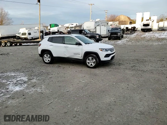 2022 Jeep Compass Altitude with VIN 3C4NJDBB7NT132370, listed as a Copart auction lot 85887934 with 29,143 mi miles and Salvage Title. Bid and sale history available at carsss.com. Image 14.